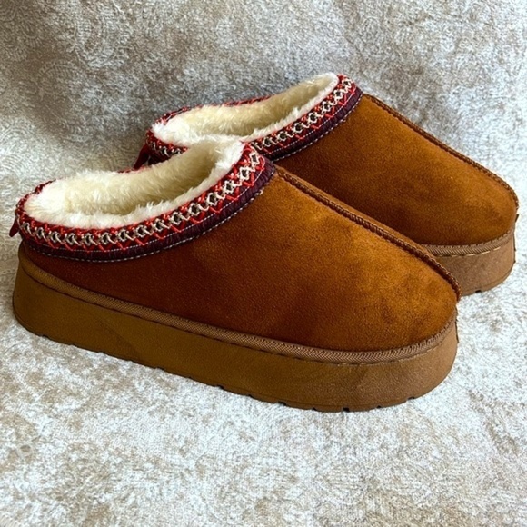 Brand New Suede Platform Clogs Mini Boots Short Ankle Slip On Faux Fur Slippers - Picture 1 of 14